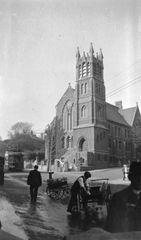 Cambridge-Road-and-Cornwallis-Gardens-with-the-Methodist-Church.-1916.